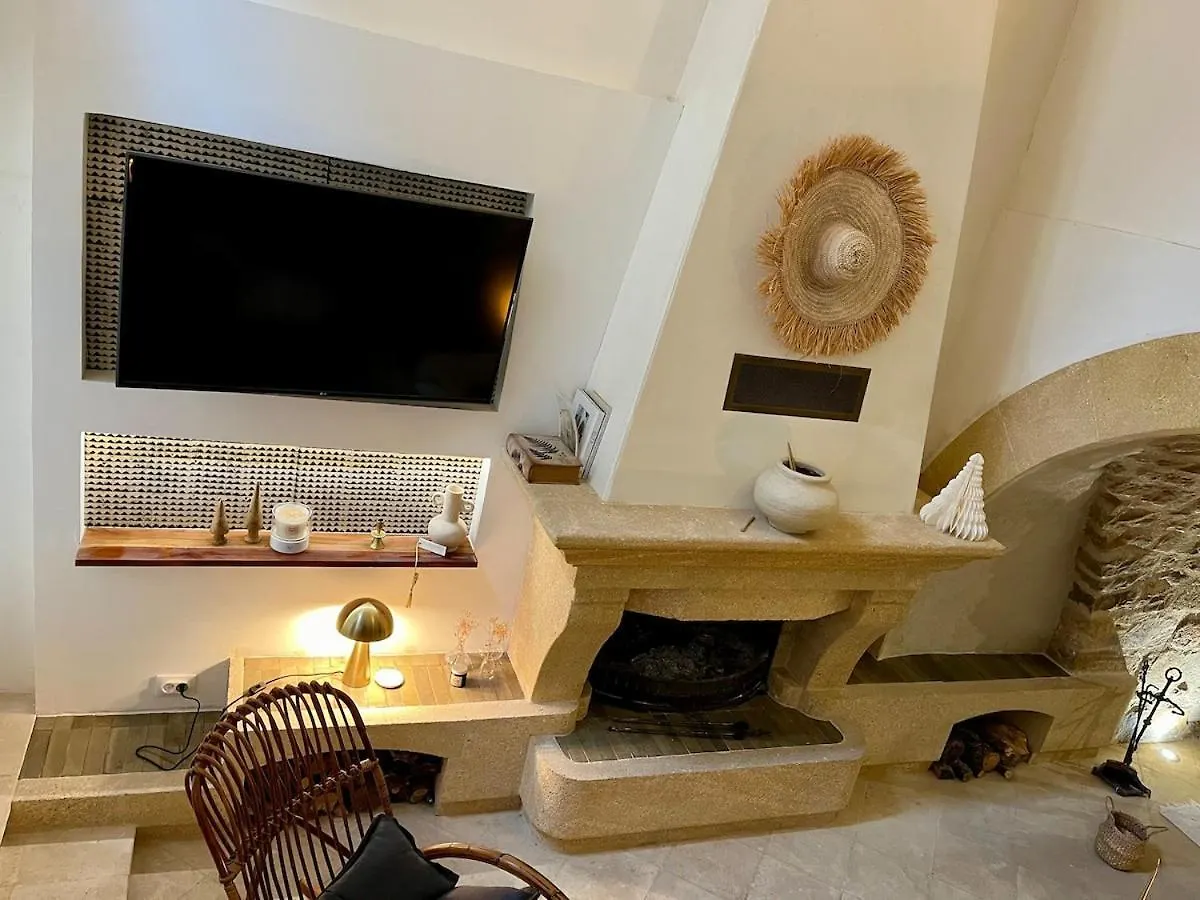 Holiday home Charmante Maison De Village Dans Le Luberon Beaumont-de-Pertuis